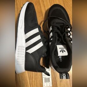 Men’s 8.5 brand new with tags retail